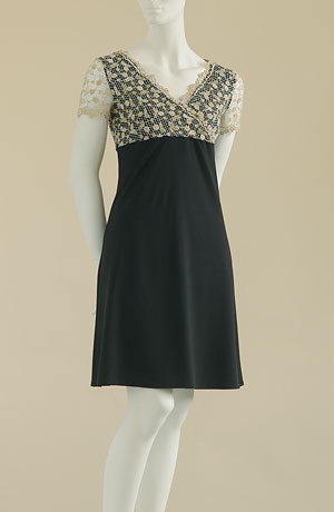 Šaty do sedýlka s krajkovými rukávky Šaty do sedýlka s krajkovými rukávky